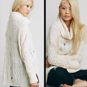LIKE NEW Free People “Love Worn” Cowl-neck sweater Sz M